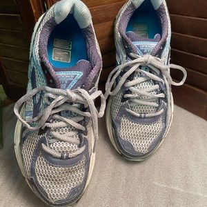 Brooks size 7.5 women